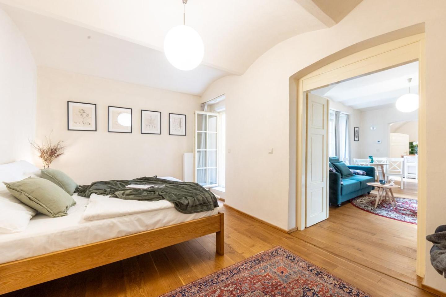 Days - Lavish In The Heart Of Prague's Old Town Prague