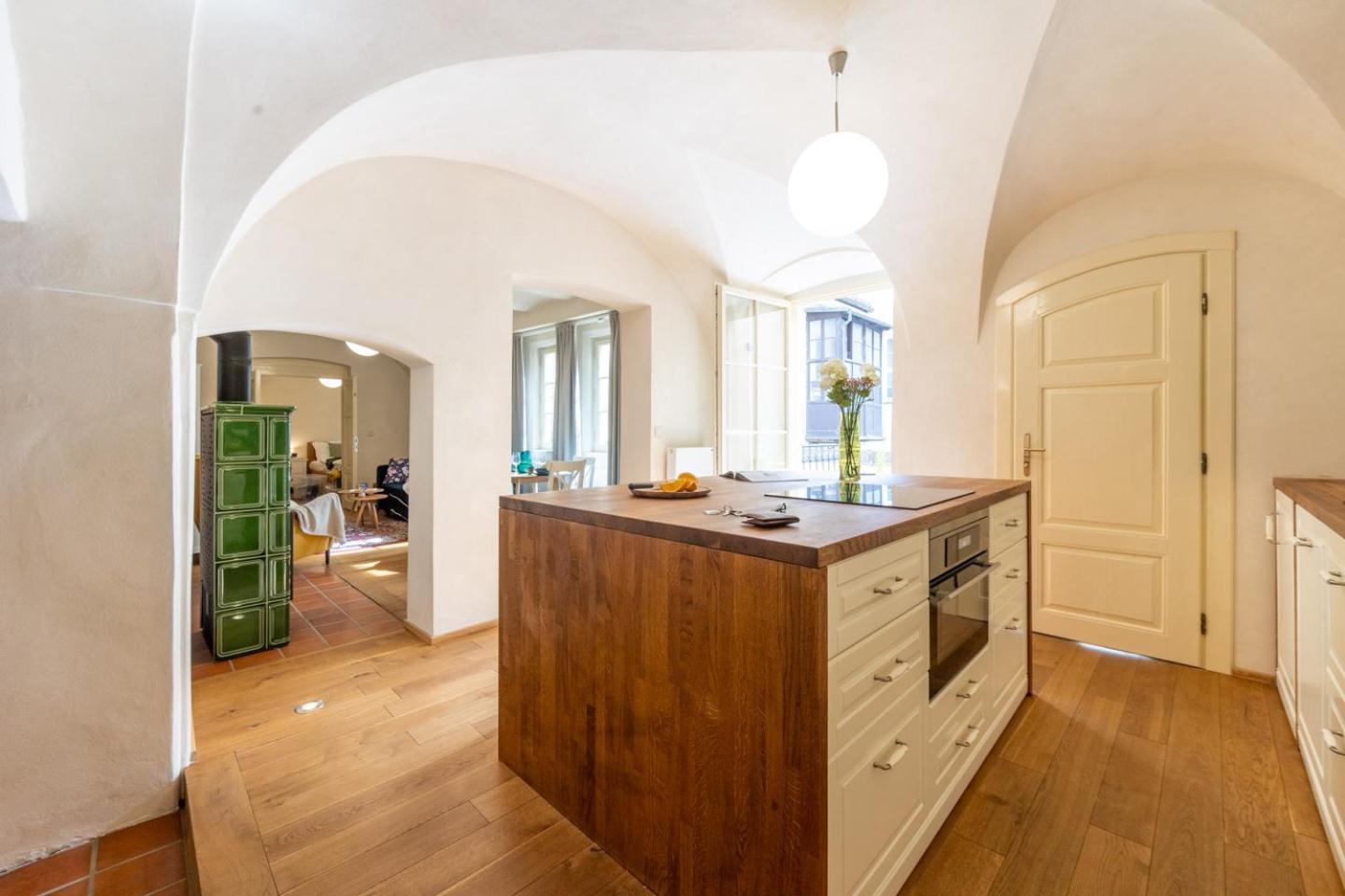 Days - Lavish In The Heart Of Prague's Old Town Apartment
